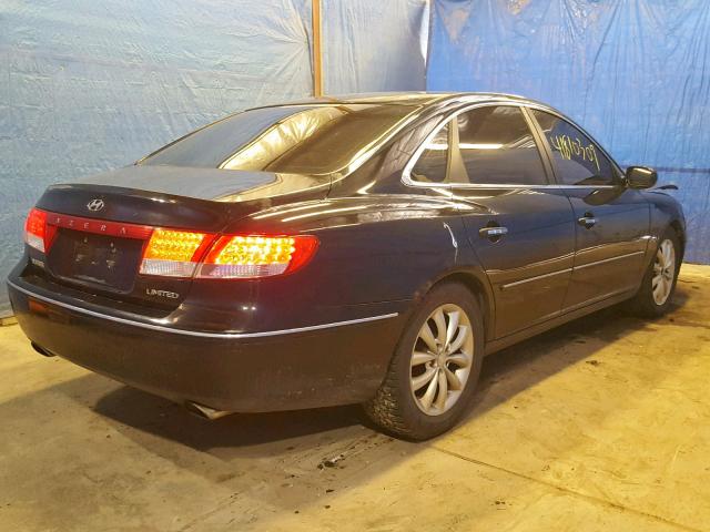 KMHFC46F26A127884 - 2006 HYUNDAI AZERA SE BLACK photo 4