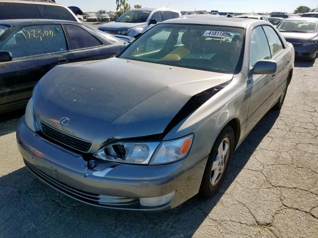 JT8BF28GXX0228388 - 1999 LEXUS ES 300 GRAY photo 2