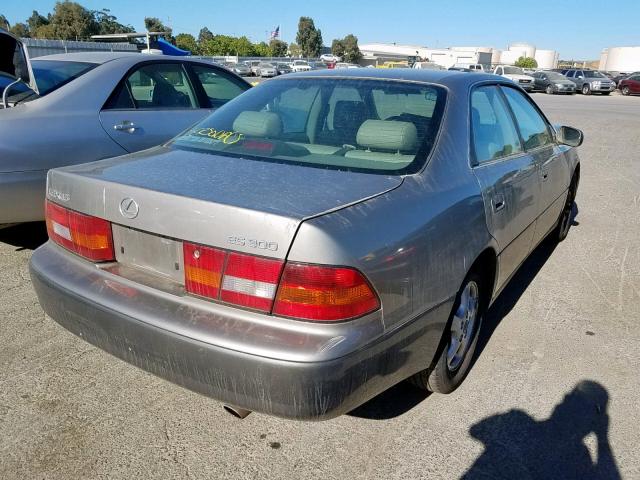 JT8BF28GXX0228388 - 1999 LEXUS ES 300 GRAY photo 4