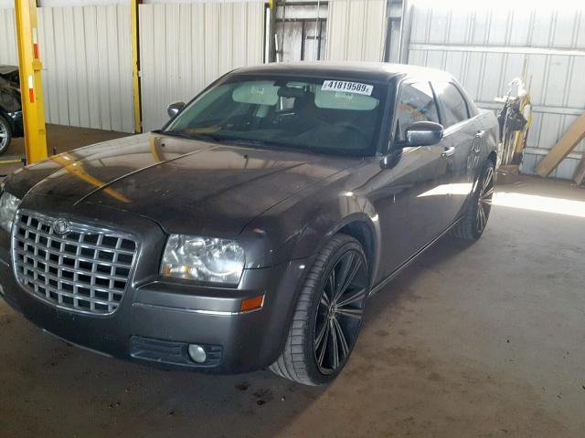 2C3CA4CD3AH105259 - 2010 CHRYSLER 300 TOURIN BROWN photo 2