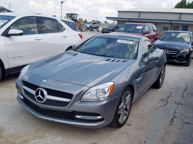 WDDPK4HA4FF101678 - 2015 MERCEDES-BENZ SLK 250 GRAY photo 2