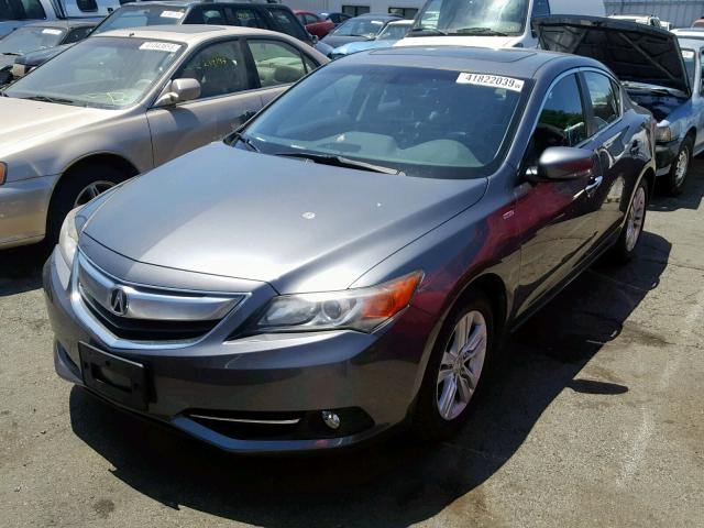 19VDE3F76DE300009 - 2013 ACURA ILX HYBRID SILVER photo 2