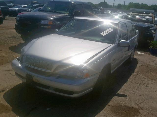 YV1LS5578W2515135 - 1998 VOLVO S70 SILVER photo 2