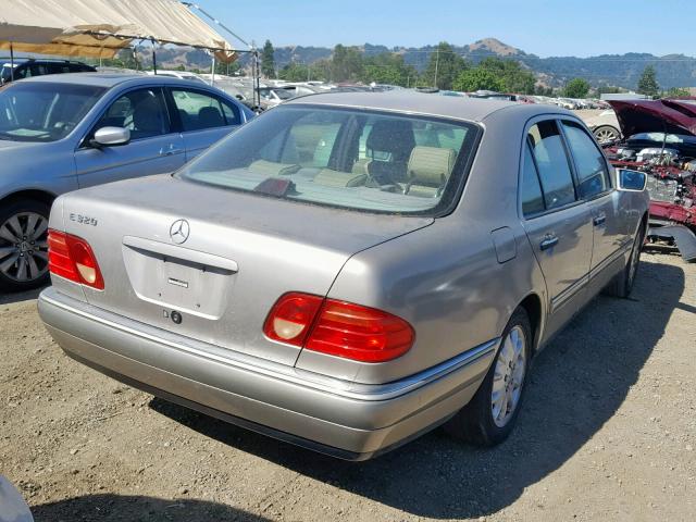 WDBJF55F5VA367599 - 1997 MERCEDES-BENZ E 320 GOLD photo 4