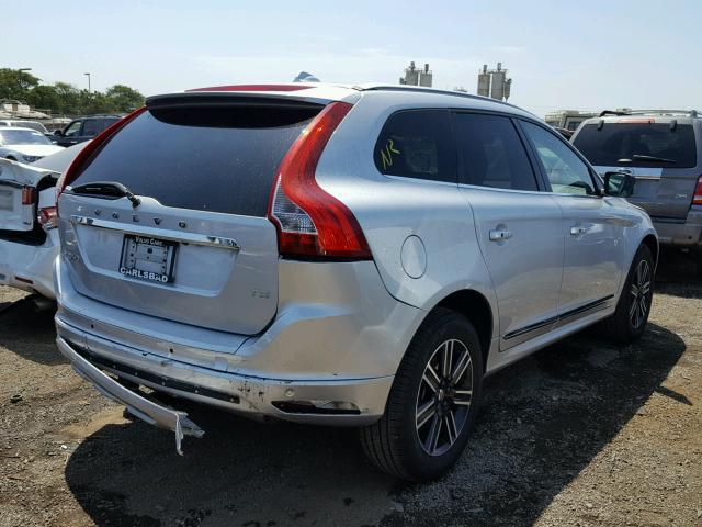 YV440MDR5H2225447 - 2017 VOLVO XC60 T5 SILVER photo 4