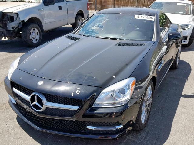 WDDPK3JA6GF124238 - 2016 MERCEDES-BENZ SLK 300 BLACK photo 2