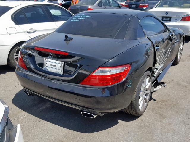 WDDPK3JA6GF124238 - 2016 MERCEDES-BENZ SLK 300 BLACK photo 4