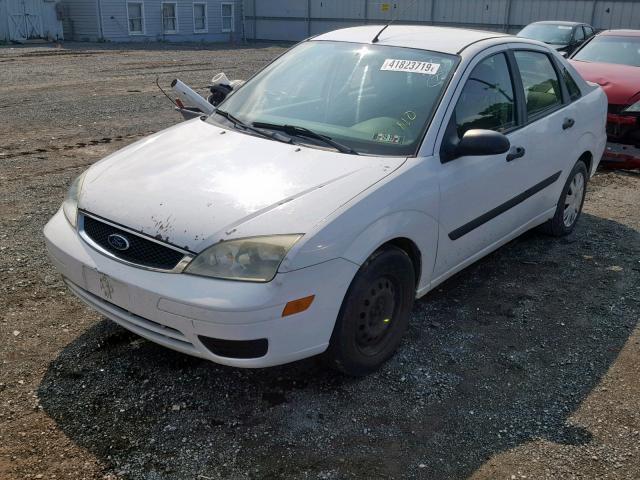 1FAFP34N57W182532 - 2007 FORD FOCUS ZX4 WHITE photo 2