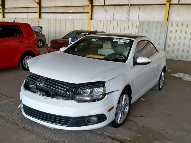 WVWBW7AHXCV009400 - 2012 VOLKSWAGEN EOS KOMFOR WHITE photo 2