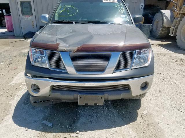 1N6AD07U55C457889 - 2005 NISSAN FRONTIER C GRAY photo 9