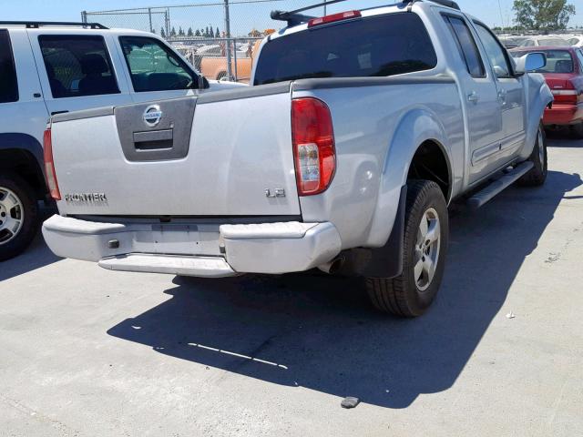 1N6AD09U67C405929 - 2007 NISSAN FRONTIER C SILVER photo 4