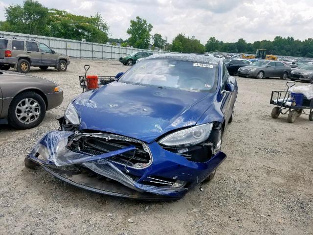 5YJSA1E26FF106811 - 2015 TESLA MODEL S أزرق صورة 2