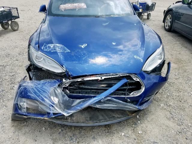 5YJSA1E26FF106811 - 2015 TESLA MODEL S أزرق صورة 7