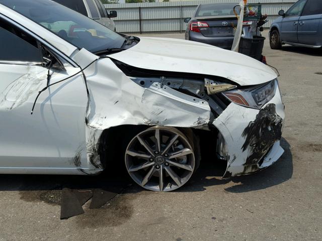 19UUB1F3XJA001950 - 2018 ACURA TLX WHITE photo 9