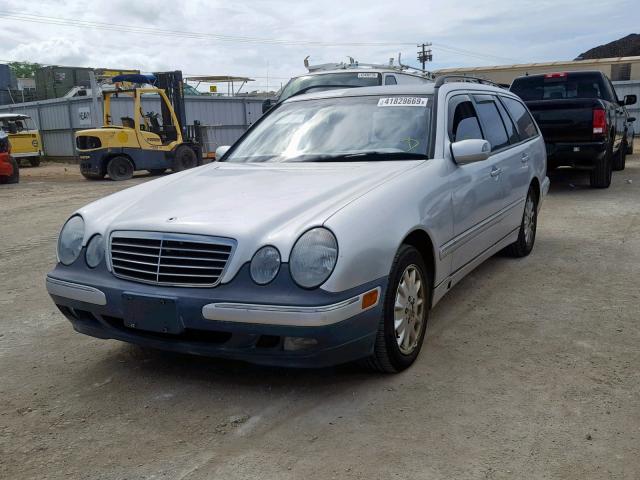 WDBJH65J51B259525 - 2001 MERCEDES-BENZ E 320 SILVER photo 2