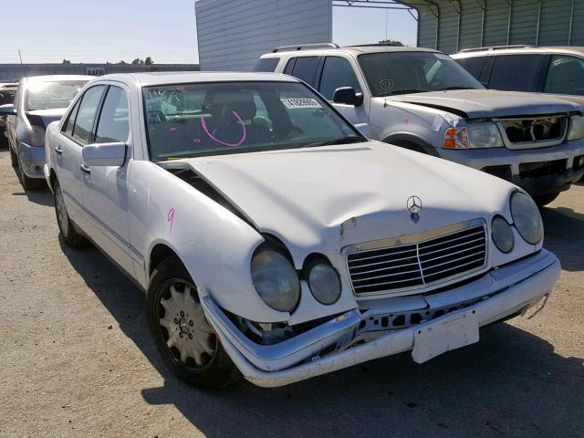 WDBJF65F3WA506586 - 1998 MERCEDES-BENZ E 320 WHITE photo 1