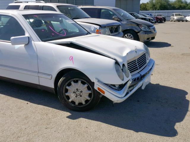 WDBJF65F3WA506586 - 1998 MERCEDES-BENZ E 320 WHITE photo 9