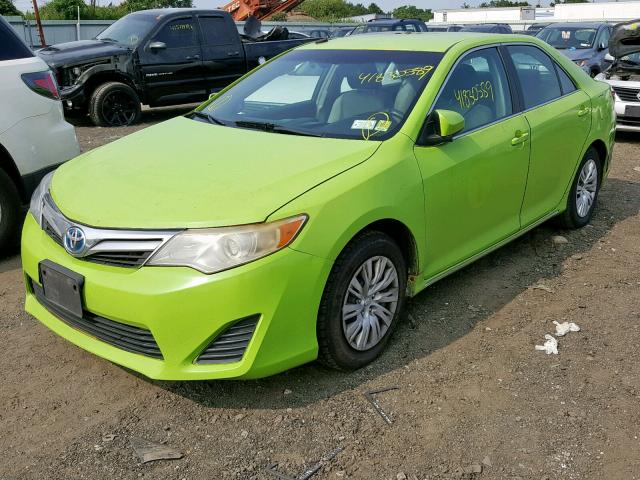 4T1BD1FK2CU020304 - 2012 TOYOTA CAMRY HYBR GREEN photo 2