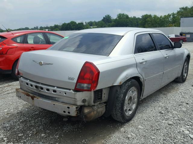 2C3AA53G75H634310 - 2005 CHRYSLER 300 TOURIN SILVER photo 4