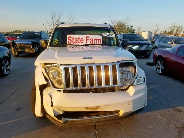 1J8GP58K08W183883 - 2008 JEEP LIBERTY LI WHITE photo 9