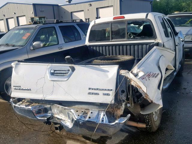 5TETU62N35Z114403 - 2005 TOYOTA TACOMA PRE WHITE photo 4