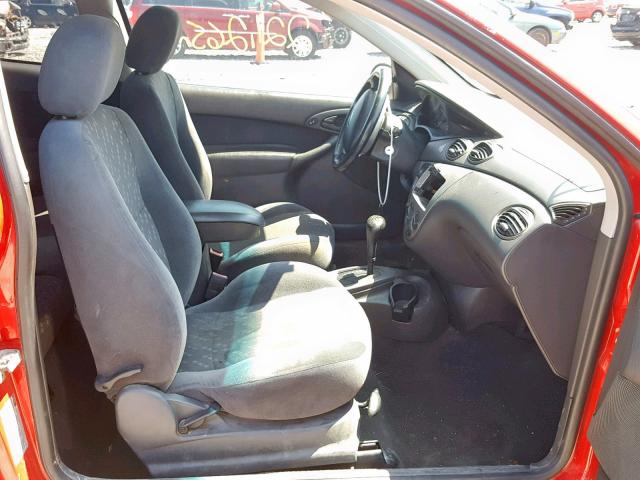 3FAFP31352R114777 - 2002 FORD FOCUS ZX3 RED photo 5