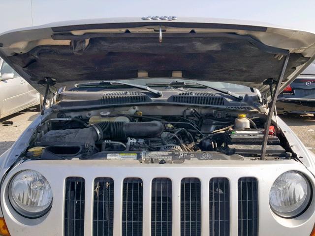 1J8GL38K05W645452 - 2005 JEEP LIBERTY RE GRAY photo 7