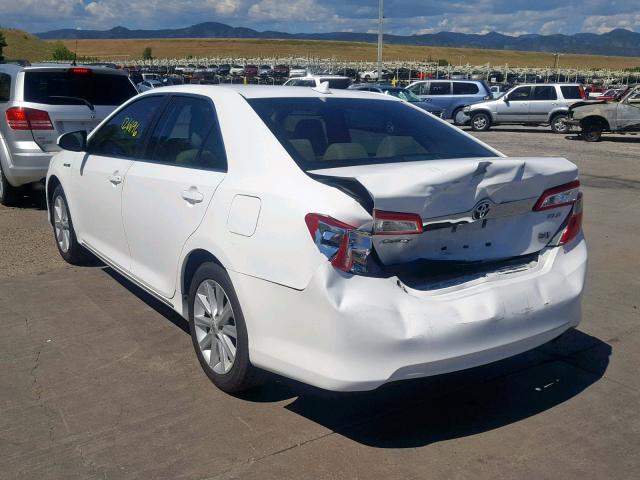 4T1BD1FK9CU012667 - 2012 TOYOTA CAMRY HYBR WHITE photo 3