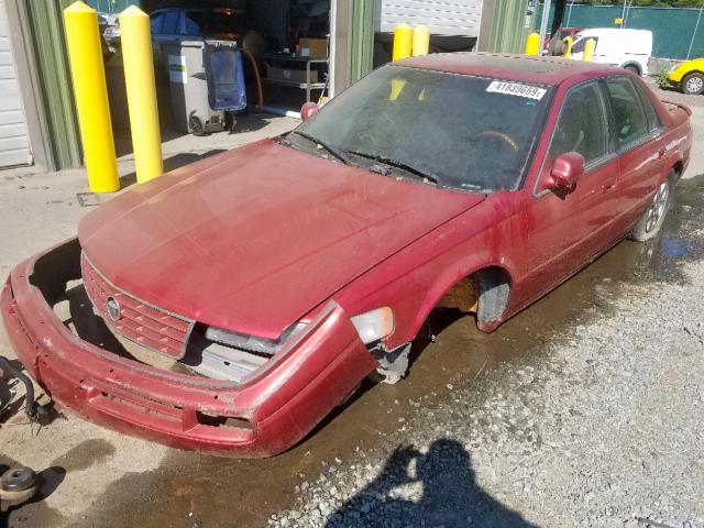 1G6KY549XWU920391 - 1998 CADILLAC SEVILLE ST RED photo 2