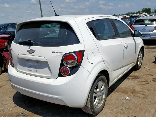 1G1JA6SH0C4140210 - 2012 CHEVROLET SONIC LS WHITE photo 4