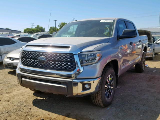 5TFEY5F1XJX237387 - 2018 TOYOTA TUNDRA CRE SILVER photo 2