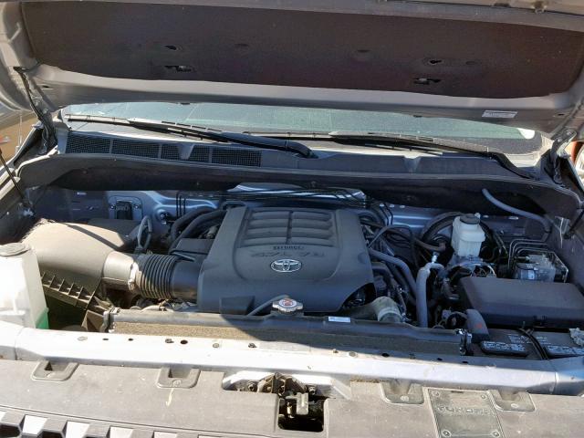 5TFEY5F1XJX237387 - 2018 TOYOTA TUNDRA CRE SILVER photo 7