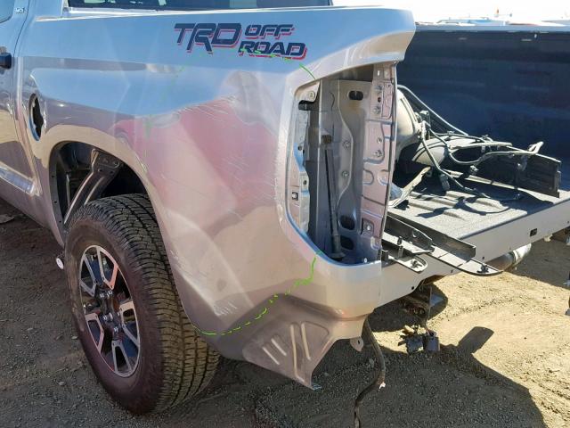 5TFEY5F1XJX237387 - 2018 TOYOTA TUNDRA CRE SILVER photo 9