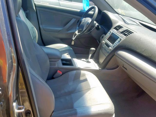 4T1BB46K98U045747 - 2008 TOYOTA CAMRY HYBR GRAY photo 5