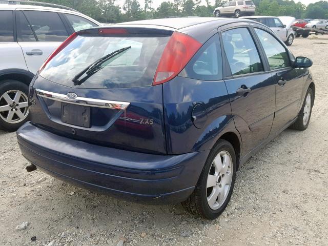 3FAFP37392R171779 - 2002 FORD FOCUS ZX5 BLUE photo 4