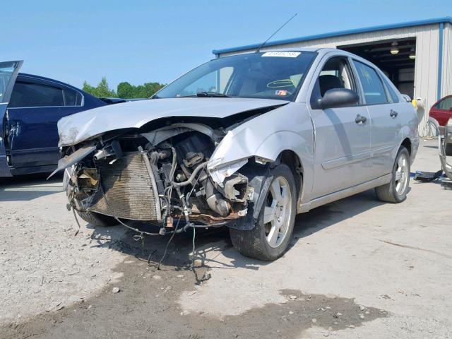 1FAHP34N97W327158 - 2007 FORD FOCUS ZX4 SILVER photo 2