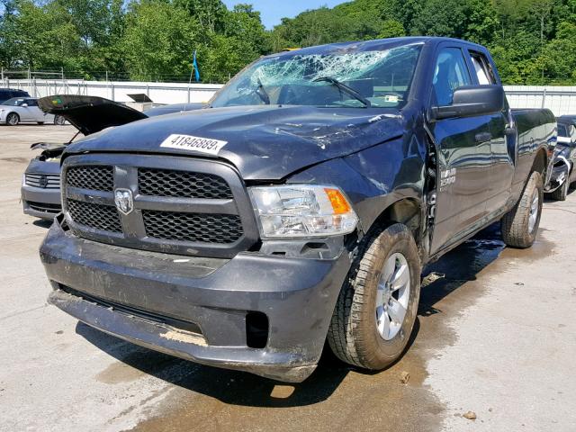 1C6RR7FG1KS502265 - 2019 RAM 1500 CLASS GRAY photo 2