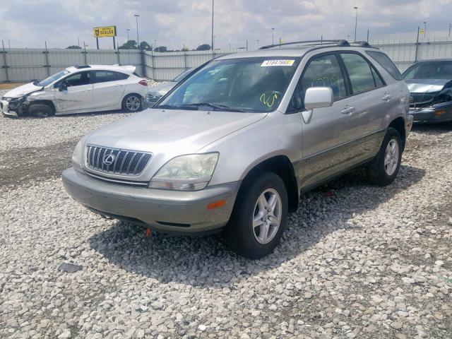 JTJGF10U910089944 - 2001 LEXUS RX 300 SILVER photo 2