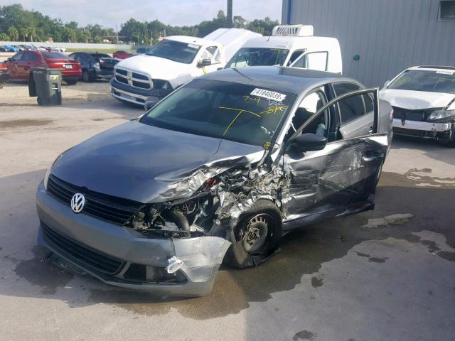 3VW1K7AJ6EM435833 - 2014 VOLKSWAGEN JETTA BASE GRAY photo 2