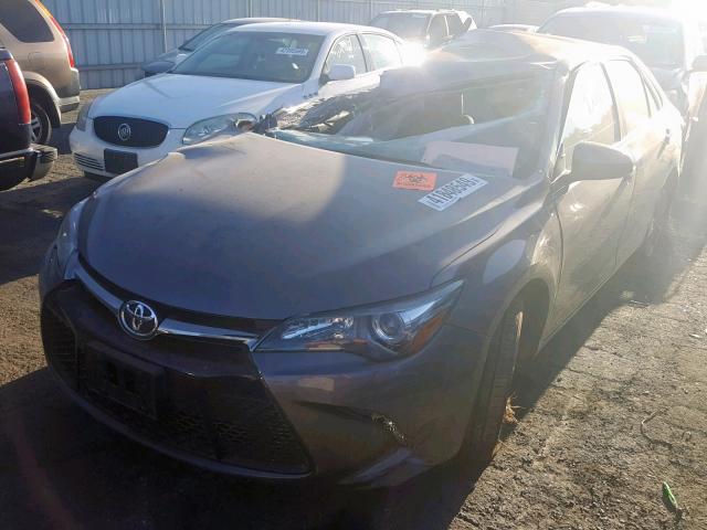 4T1BF1FK3FU924516 - 2015 TOYOTA CAMRY LE GRAY photo 2