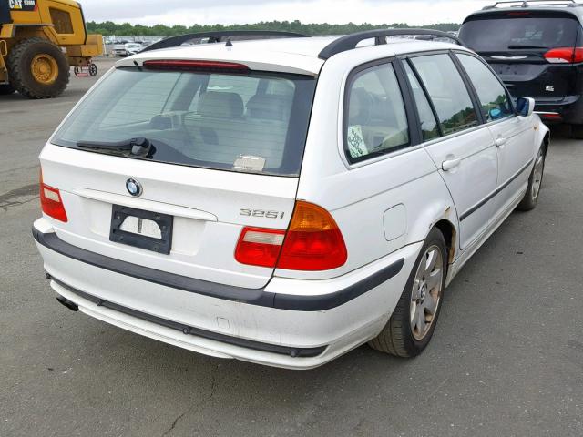 WBAEN33442PC10439 - 2002 BMW 325 IT WHITE photo 4