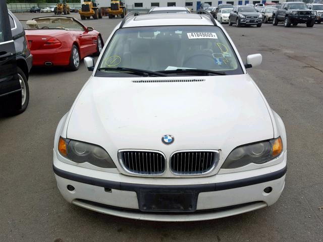 WBAEN33442PC10439 - 2002 BMW 325 IT WHITE photo 9