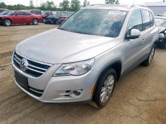 WVGBV75N49W005263 - 2009 VOLKSWAGEN TIGUAN SE SILVER photo 2