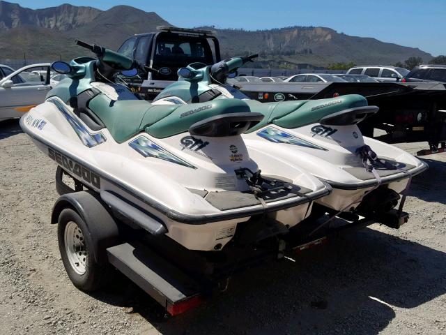 00000ZZN21601C000 - 2000 BOMBARDIER JETSKI TWO TONE photo 3