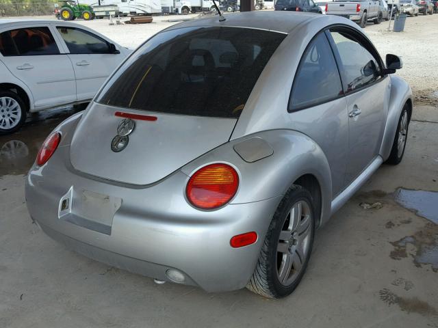 3VWCA21C8XM435478 - 1999 VOLKSWAGEN NEW BEETLE SILVER photo 4