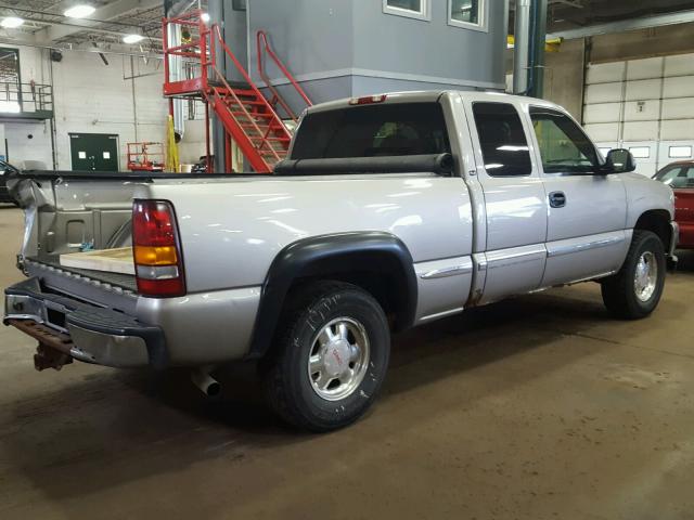 1GTEK19TX2E251990 - 2002 GMC NEW SIERRA SILVER photo 4