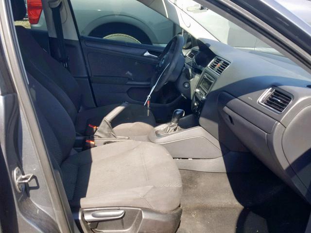 3VW2K7AJ1CM310353 - 2012 VOLKSWAGEN JETTA BASE CHARCOAL photo 5