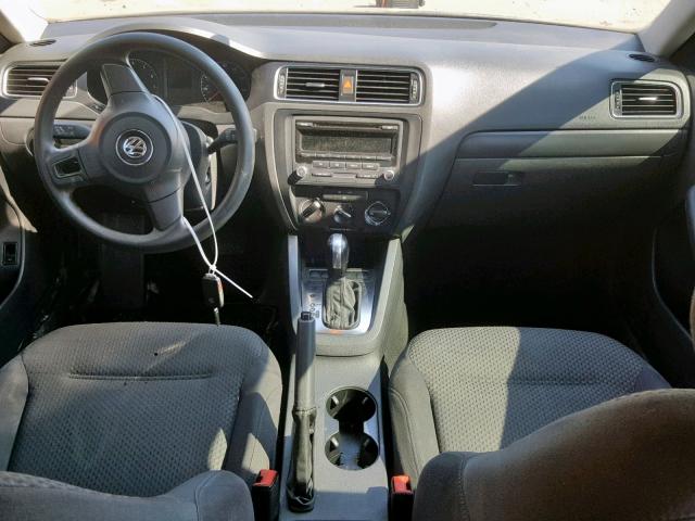 3VW2K7AJ1CM310353 - 2012 VOLKSWAGEN JETTA BASE CHARCOAL photo 9