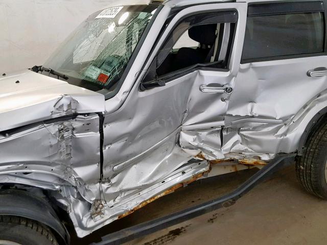 1D4PU4GX2BW514609 - 2011 DODGE NITRO HEAT SILVER photo 9