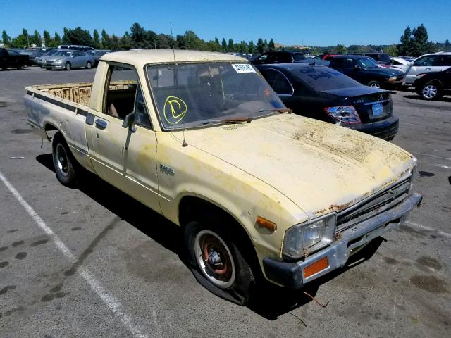 JT4RN34D2C0050846 - 1982 TOYOTA PICKUP 1/2 YELLOW photo 1